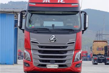 大马力乘龙H7 LNG牵引车，按下燃气车升级加速键！