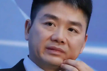 刘强东10年汽车生态布局曝光！京东联手宁德时代、广汽打造“国民好车”背后的轻资产破局术，不下场造车却要重塑汽车消费全链条