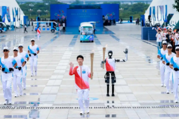 全球首个！机器人火炬手“夸父”有哪些亮点？