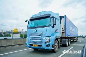 干线省气王，乘龙H7 Pro创赢版燃气重卡让您每一公里多赚钱