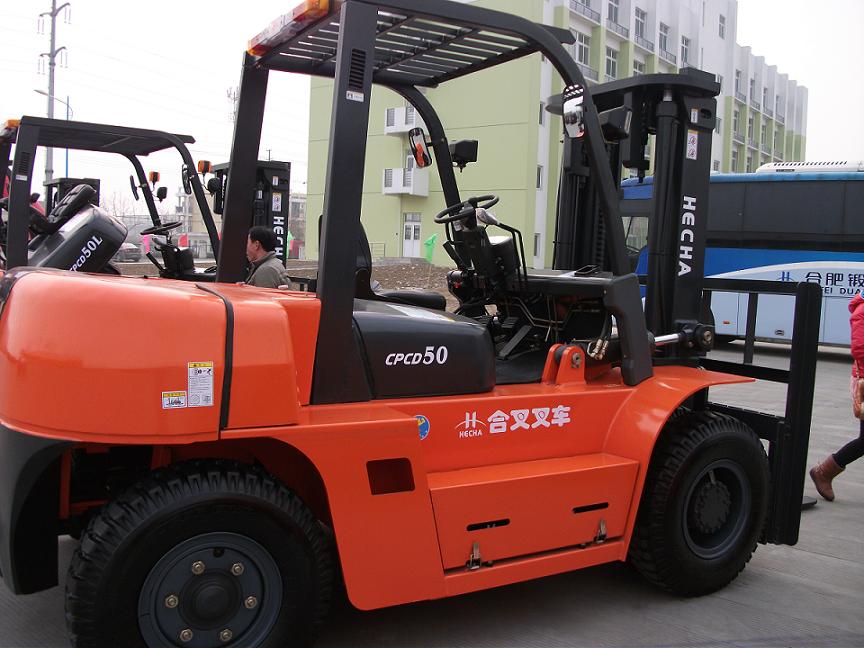 合叉内燃平衡重式叉车