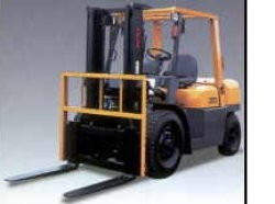 日本(TCM)FD35内燃平衡重叉车