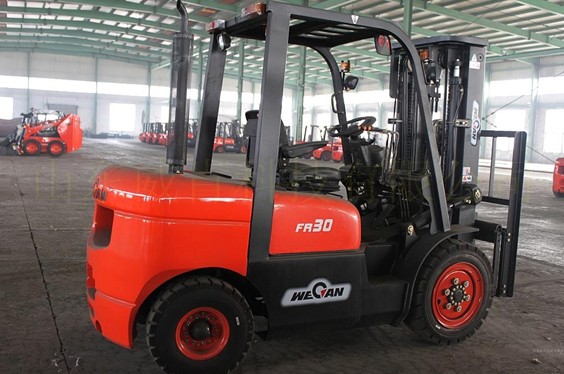 威肯3吨高位排气柴油叉车