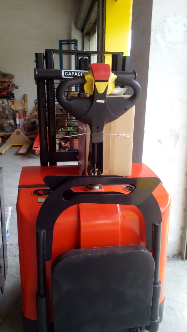 全电动液压堆高车 电动升高车 2吨2米电动堆高车