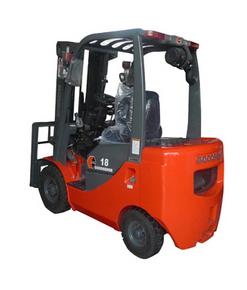 1-1.8T内燃平衡重式柴油叉车