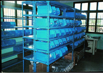 轻量钢层板货架